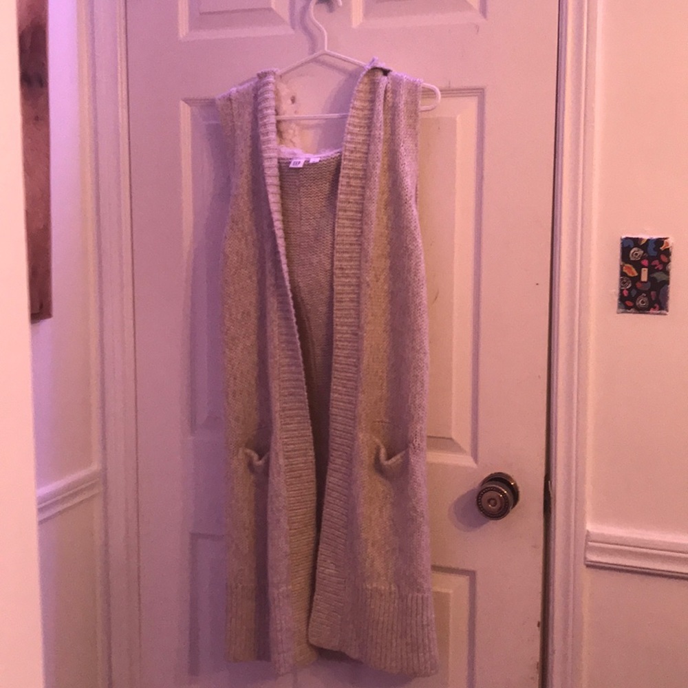 Creamy Gray sleeveless long sweater